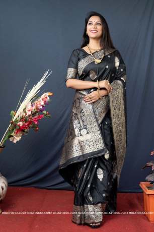 Kanchipuram Pure silk With Gold Jari  handloom Black Saree  Sarees